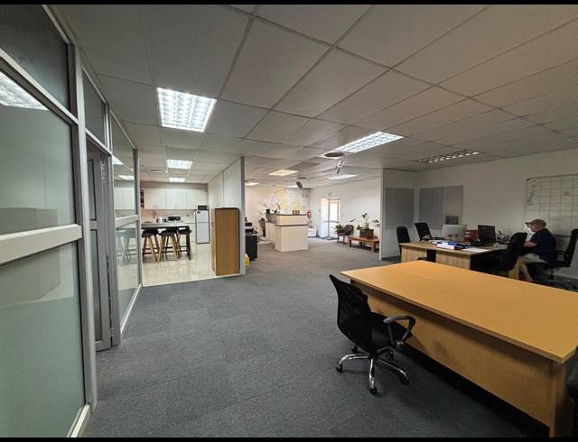 420M² WAREHOUSE TO LET IN BELLVILLE SOUTH INDUSTRIA